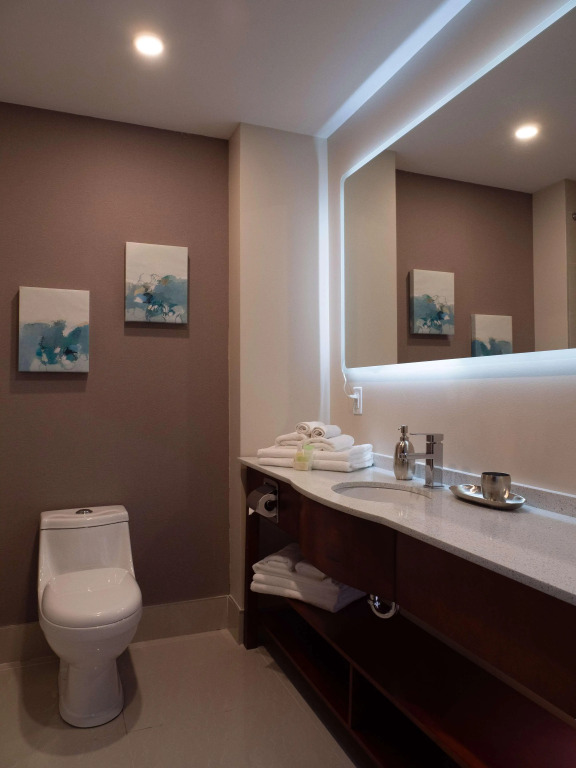Hotel Montreal Metropolitan, an Ascend Collection Hotel