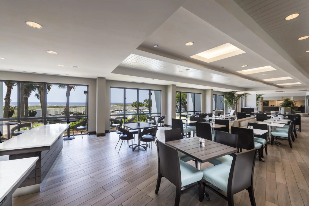 The Island House Hotel a Doubletree by Hilton