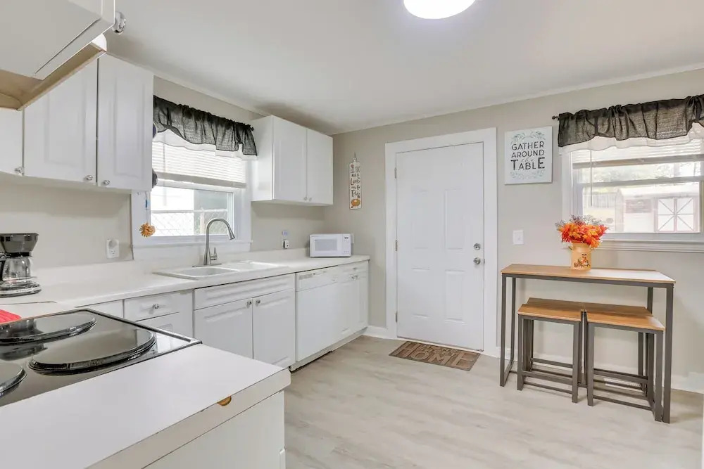 Cozy Greensboro Vacation Rental w/ Deck & Fire Pit