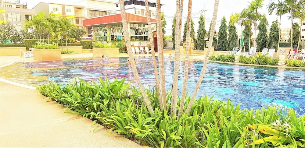 Sea View 16th Floor Condo at Jomtien Beach