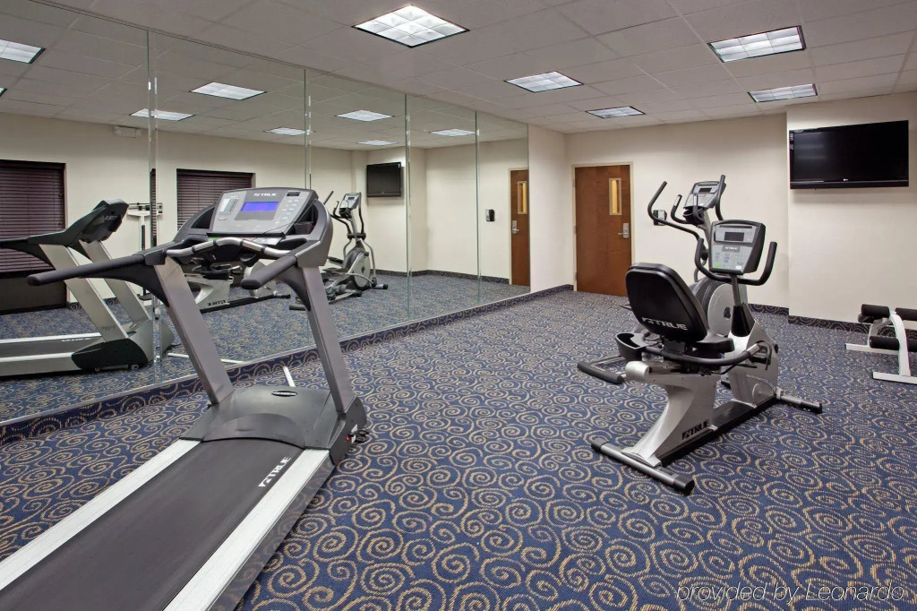 Holiday Inn Express Hotel & Suites Hope Mills-Fayetteville Airport by IHG