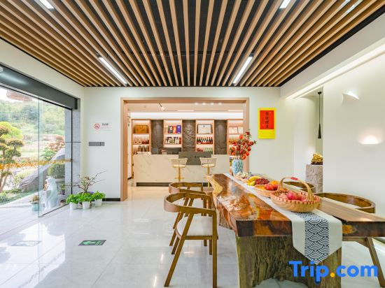 Huxiao Gorge Rafting | Cilin Xiaozhu Mountain Residence Chinese Inn