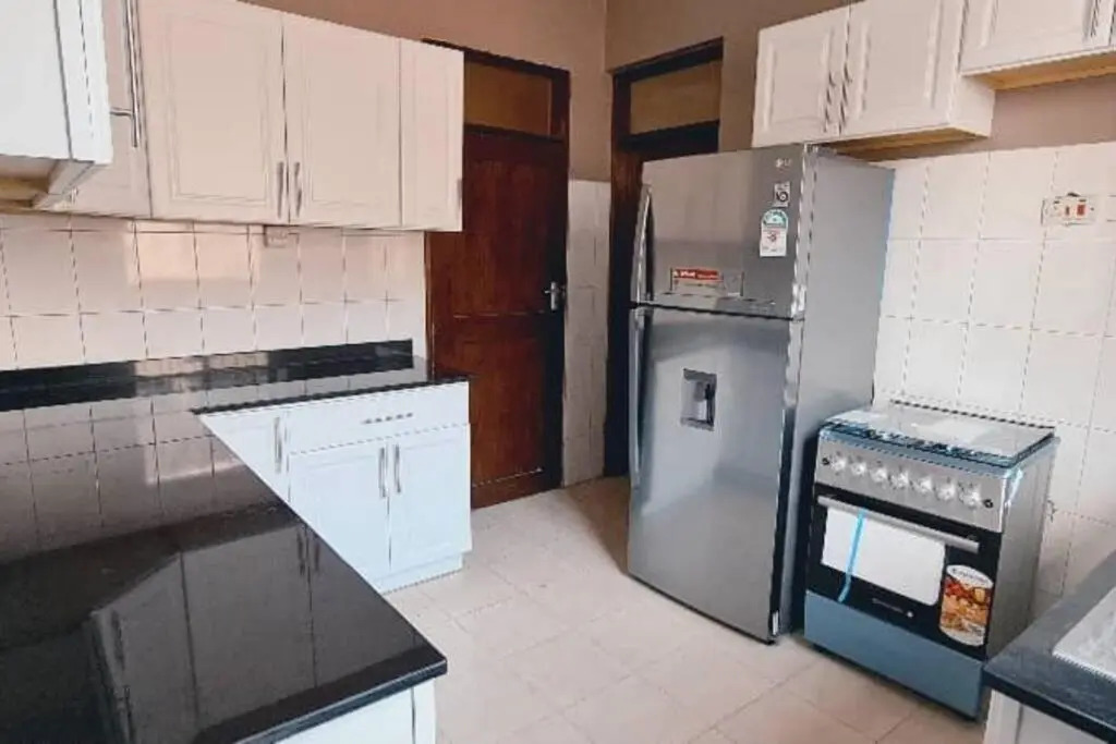 Remodeled beautiful three bedrooms Bungalow