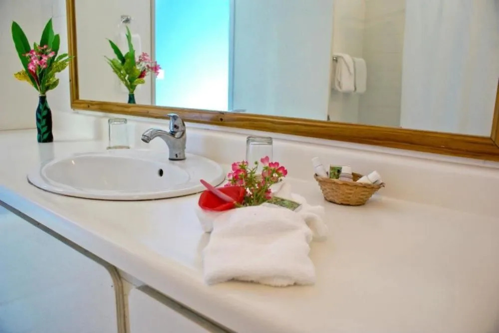 Anchorage Hotel, Whale Watch & Dive Center