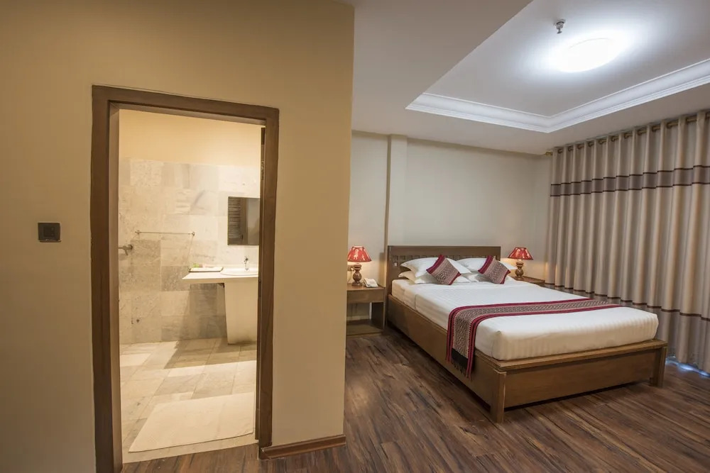Royal House Hotel