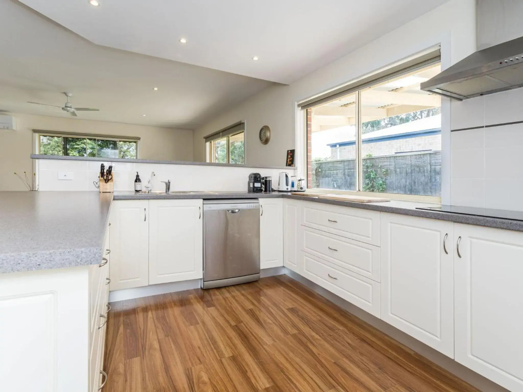 WOODLAND HEATH ESCAPE PET FRIENDLY WIFI AND LINEN Inc