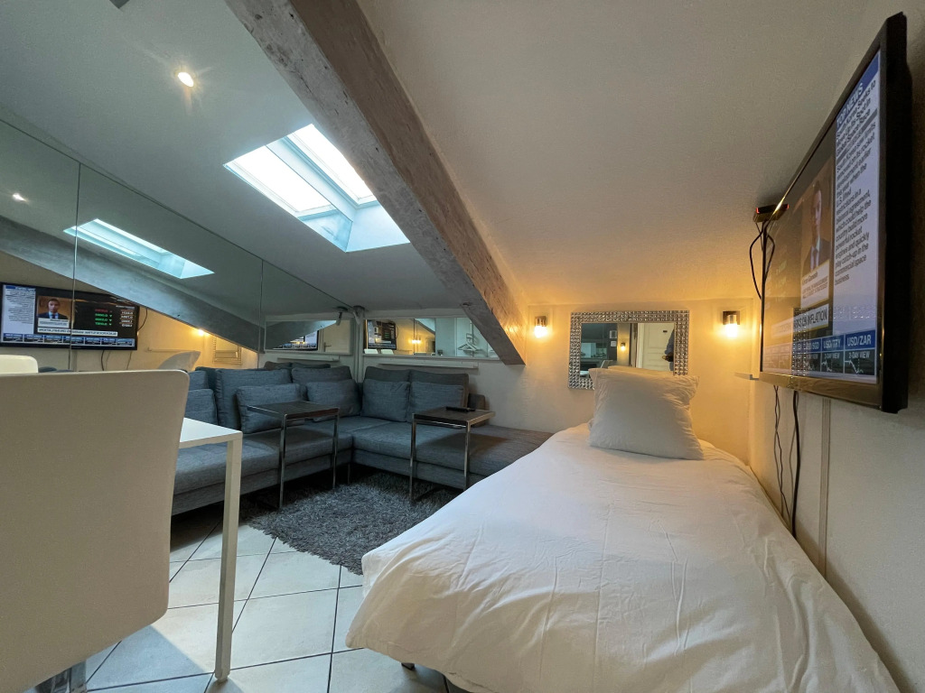 2 room CROISETTE behind CARLTON HOTEL (NEW)