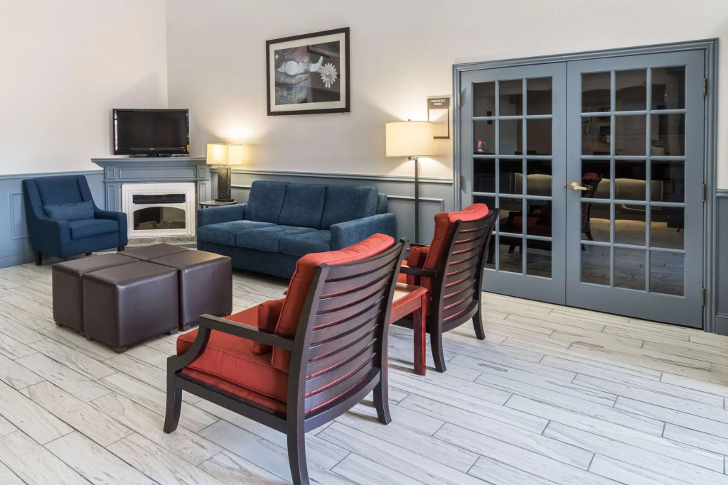Quality Suites Burleson - Ft Worth