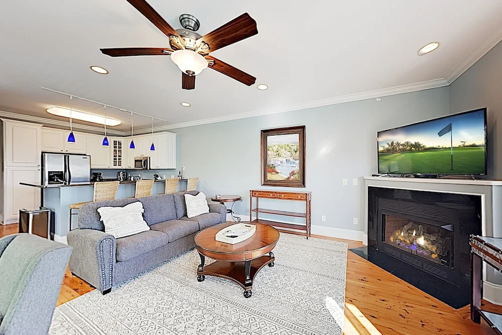 New Listing! Beachside Gem W/ Rooftop Deck 4 Bedroom Condo