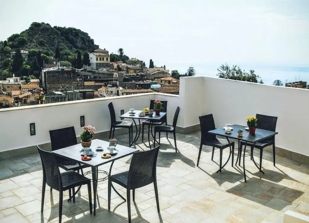 Tauromenion Guest House