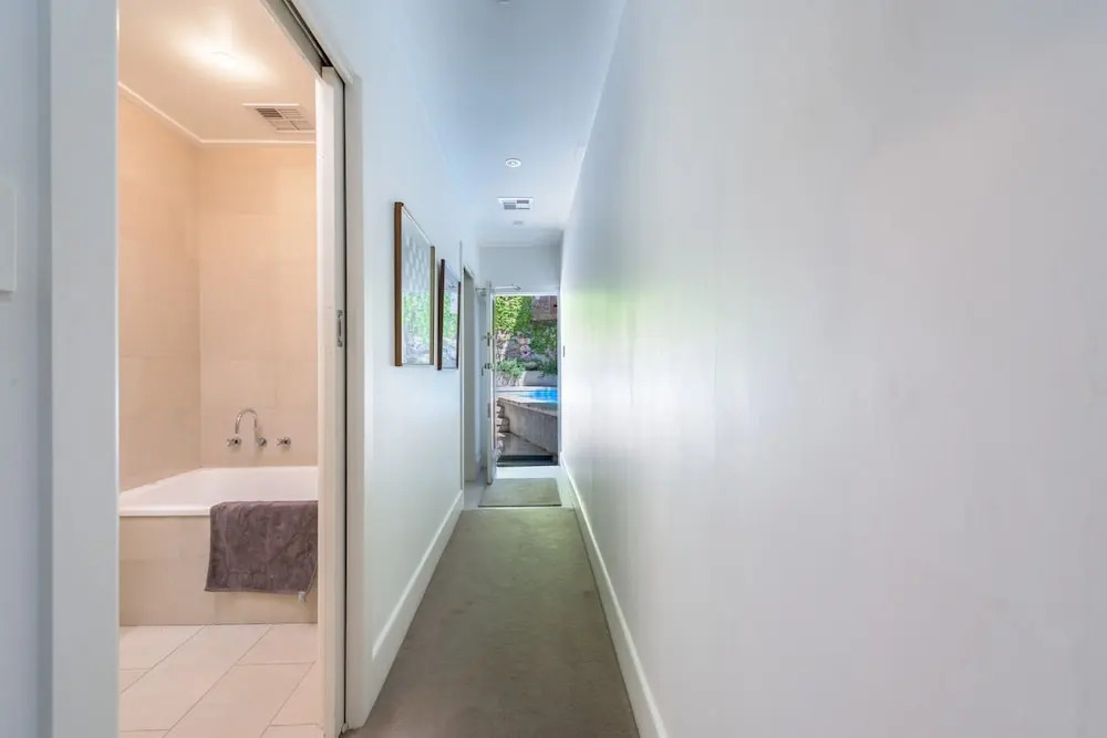 Exquisite 4 Bedroom House with Pool