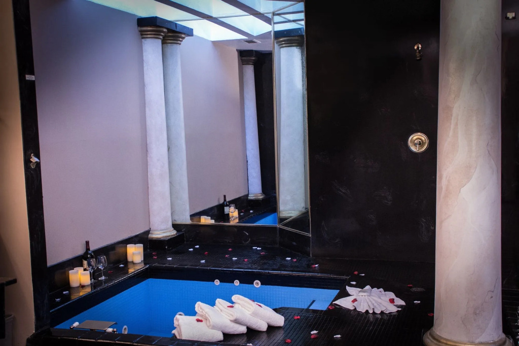 Postmarc Hotel and Spa Suites