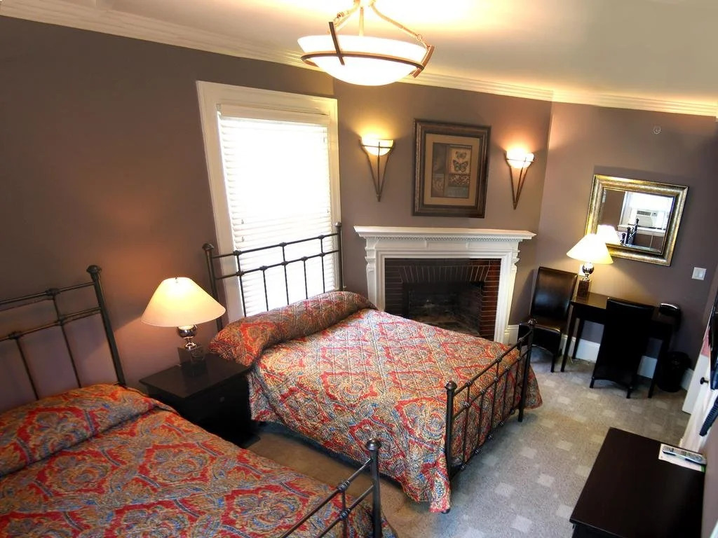 Longwood Inn