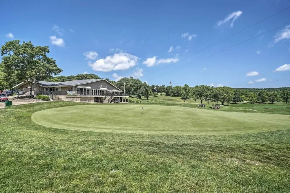 2 Pools! Group-friendly Unit on Lake of the Ozarks