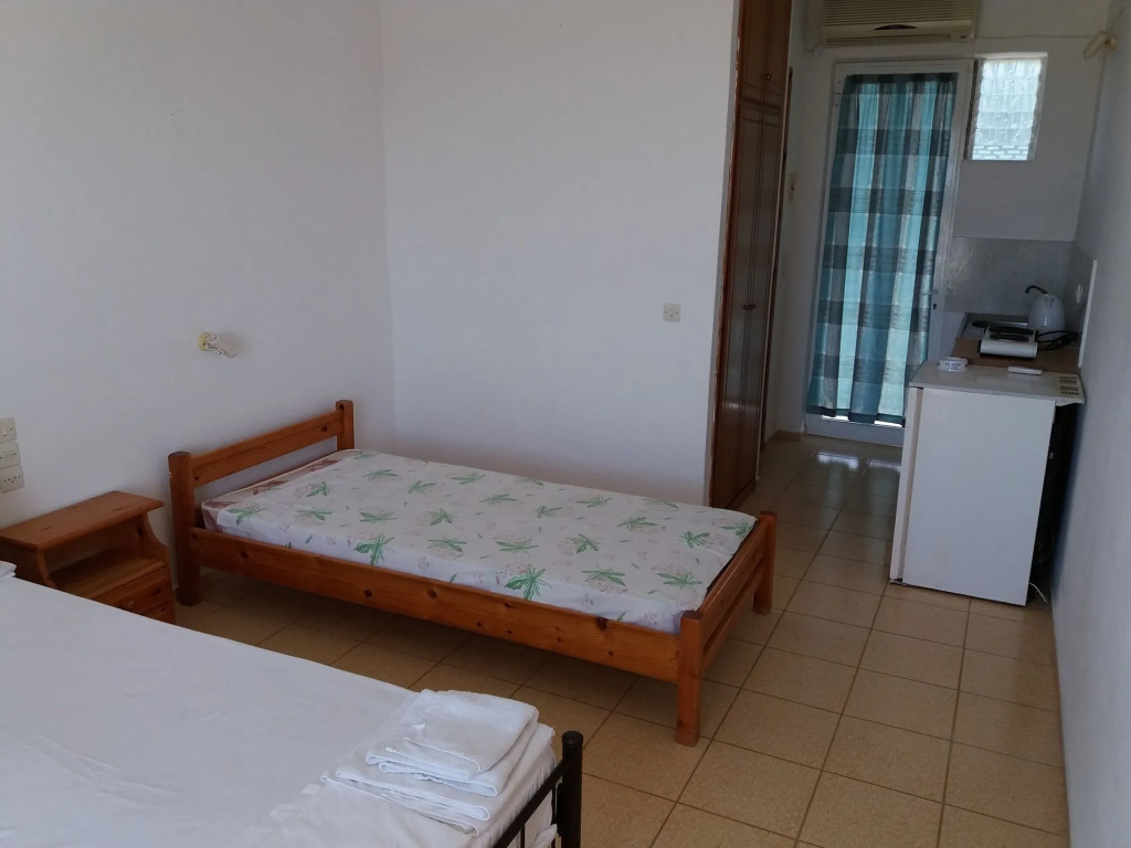 YANNA Studios & Apartments