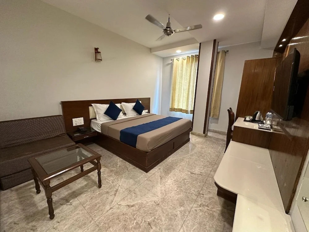 FabHotel Swaruchi Inn Rohini