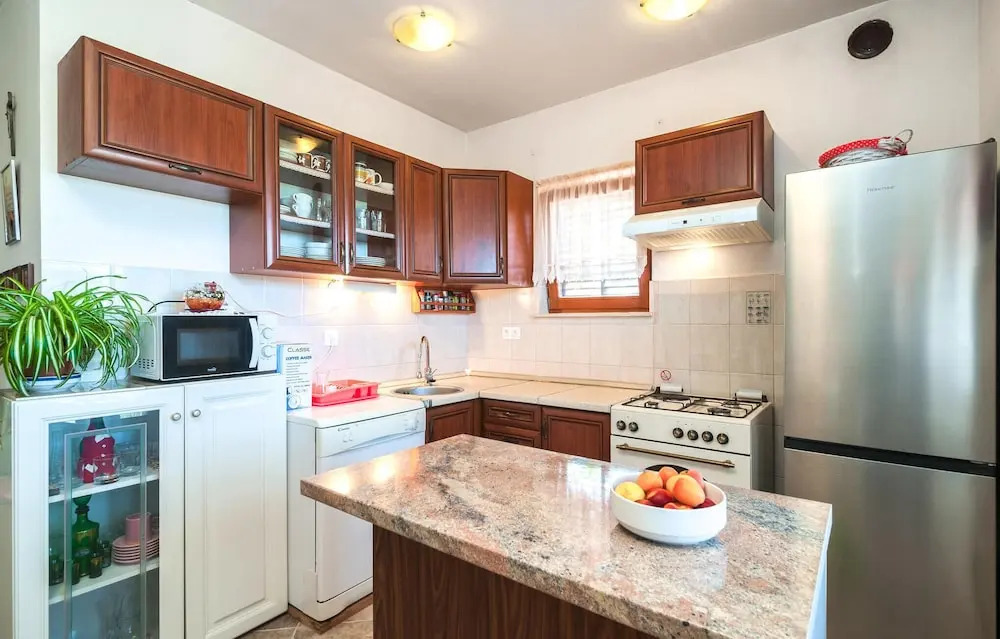 Stunning Home in Gornje Selo With Wifi and 3 Bedrooms