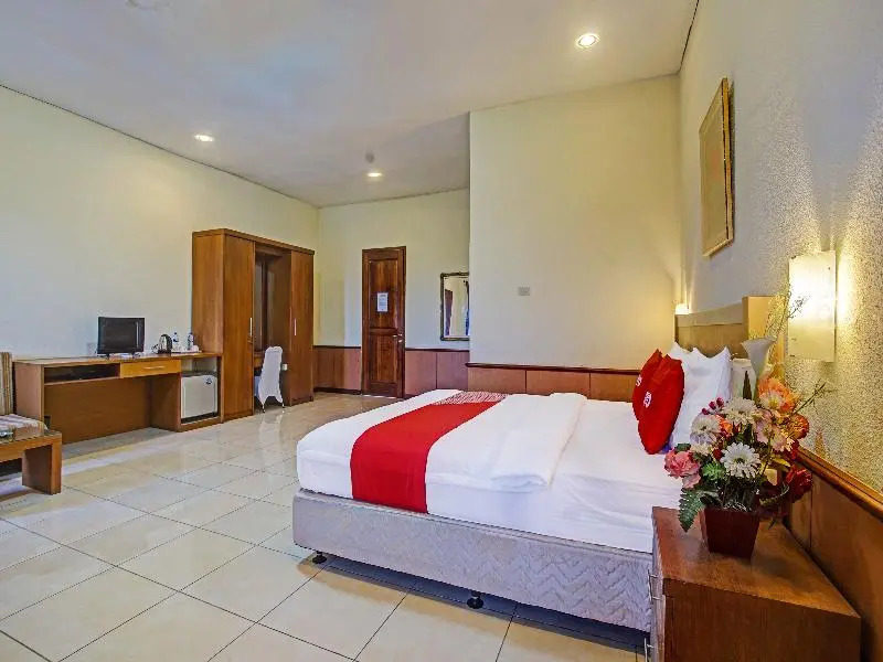 Hotel Sarbini by OYO