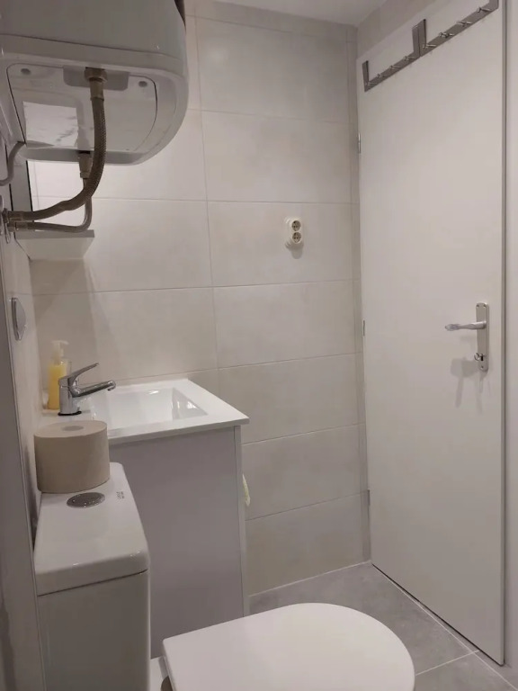 Homey 1-BR Apt
