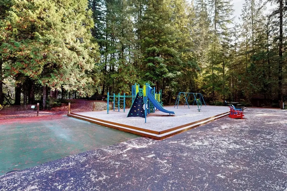 1 BR Mtn Apartment w/ Wood Fireplace & Pool