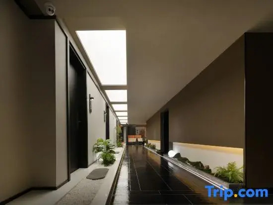 Shijiantang | TIME•FLOW•SANCTUARY Sky Design Hotel (Taiping Road Branch, Penshuichi Metro Station)