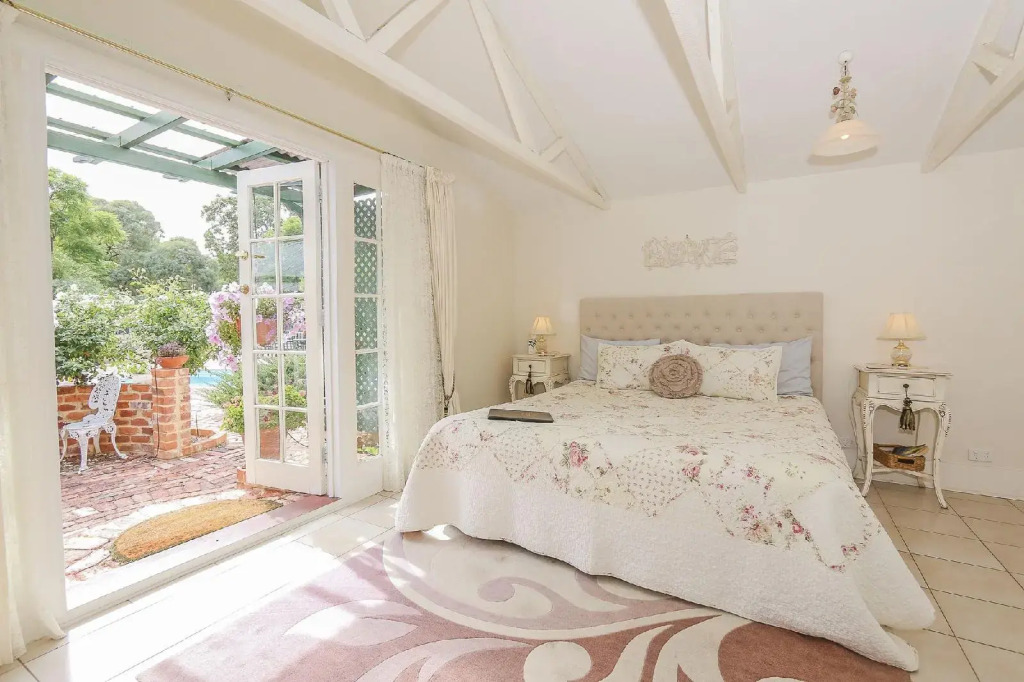 Rosebridge House Bed & Breakfast Adult Retreat
