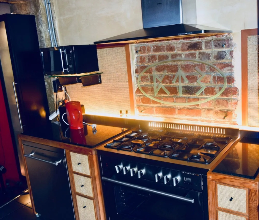 Spacious 1 Bedroom Apartment in Central Business District