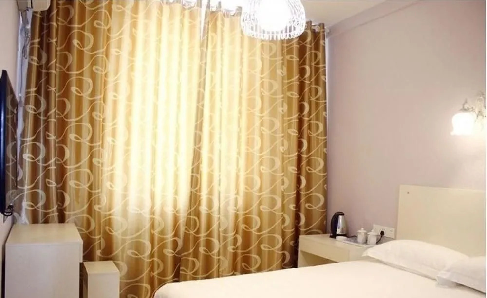 Luoyang Love Me Fashion Hotel