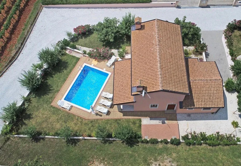 Villa Kmacici 377