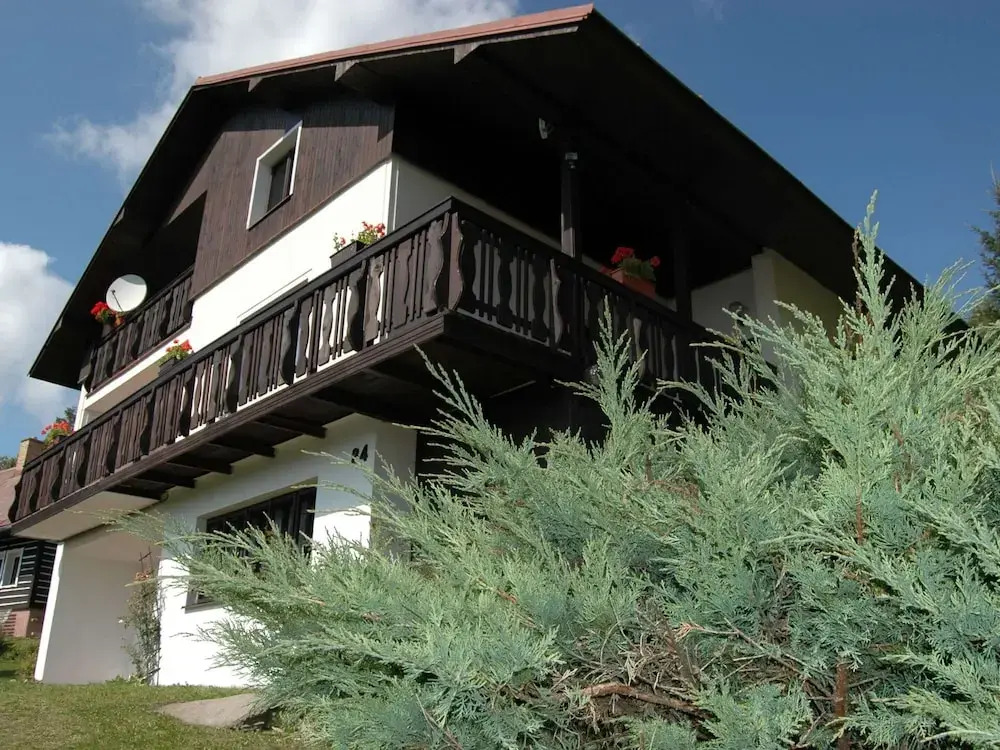 Spacious Cottage in the Giant Mountains, Near the Ski Slopes