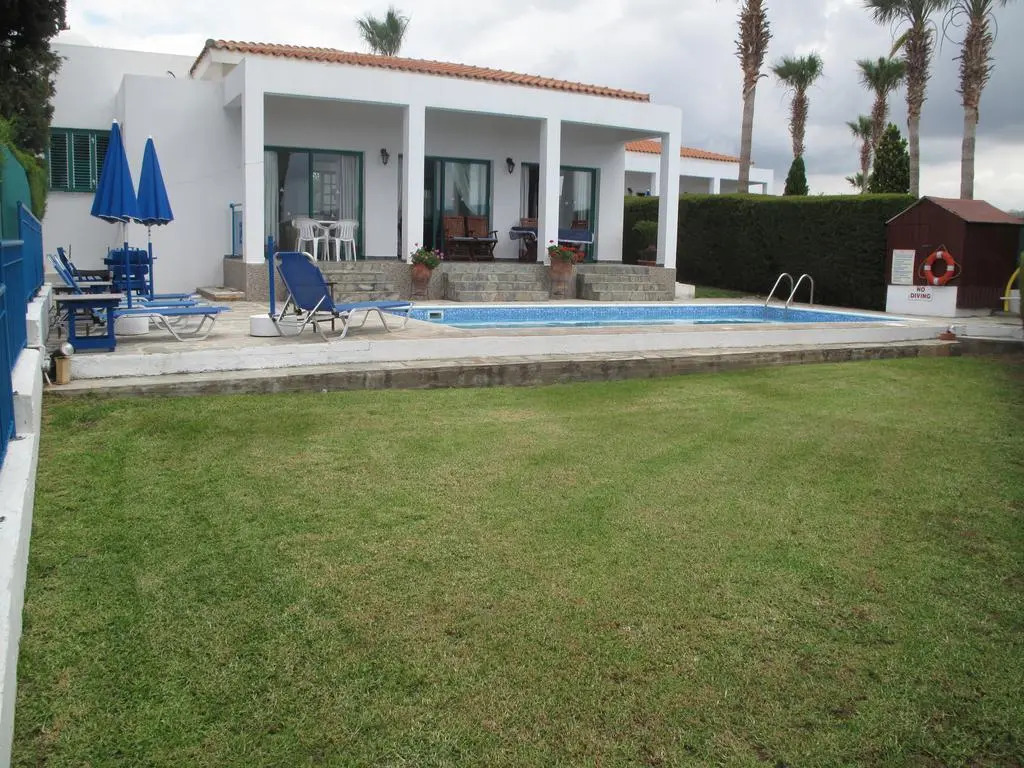 Chriseleni Latchi Villas