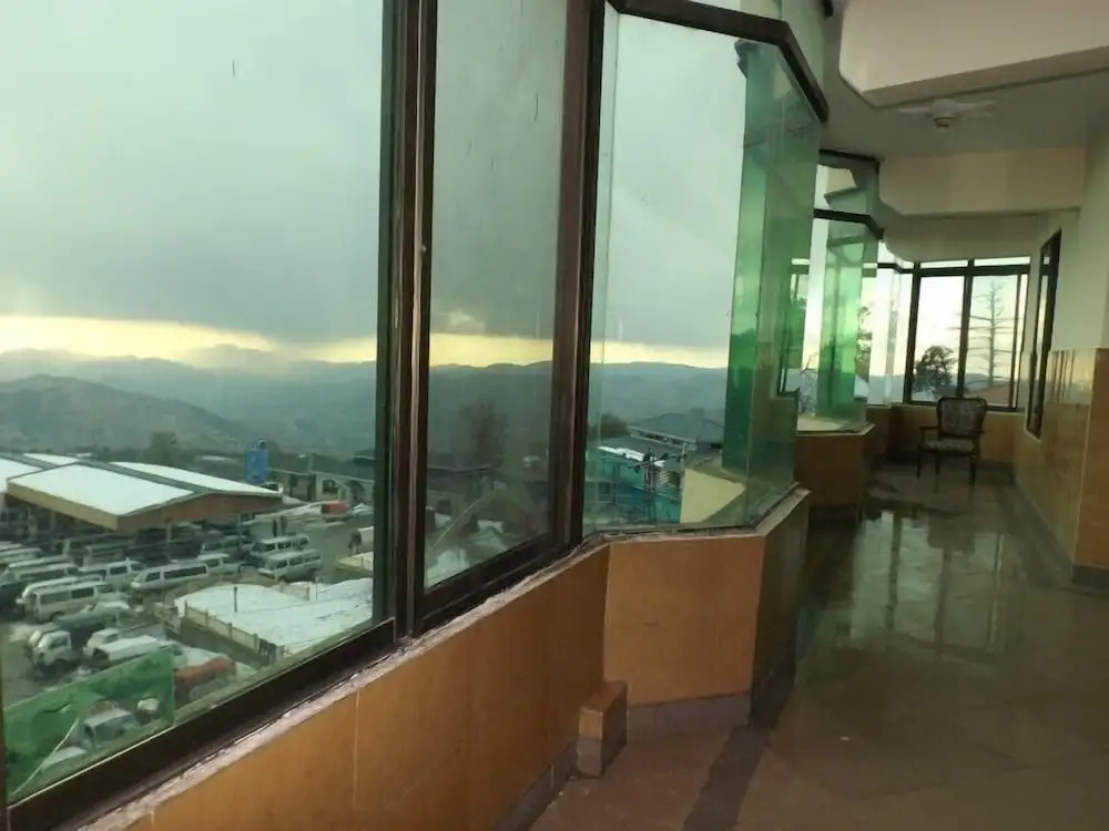 Hotel Summer Palace Murree