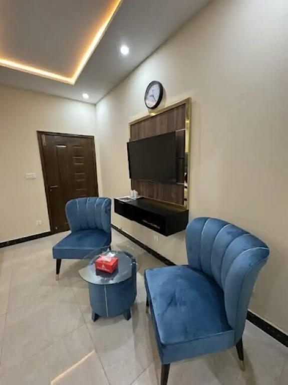 Gold Pine Hotel Lahore
