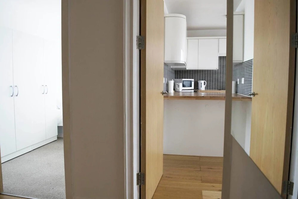 Modern 3BR Home 10 min to Canary Wharf, 6 Guests