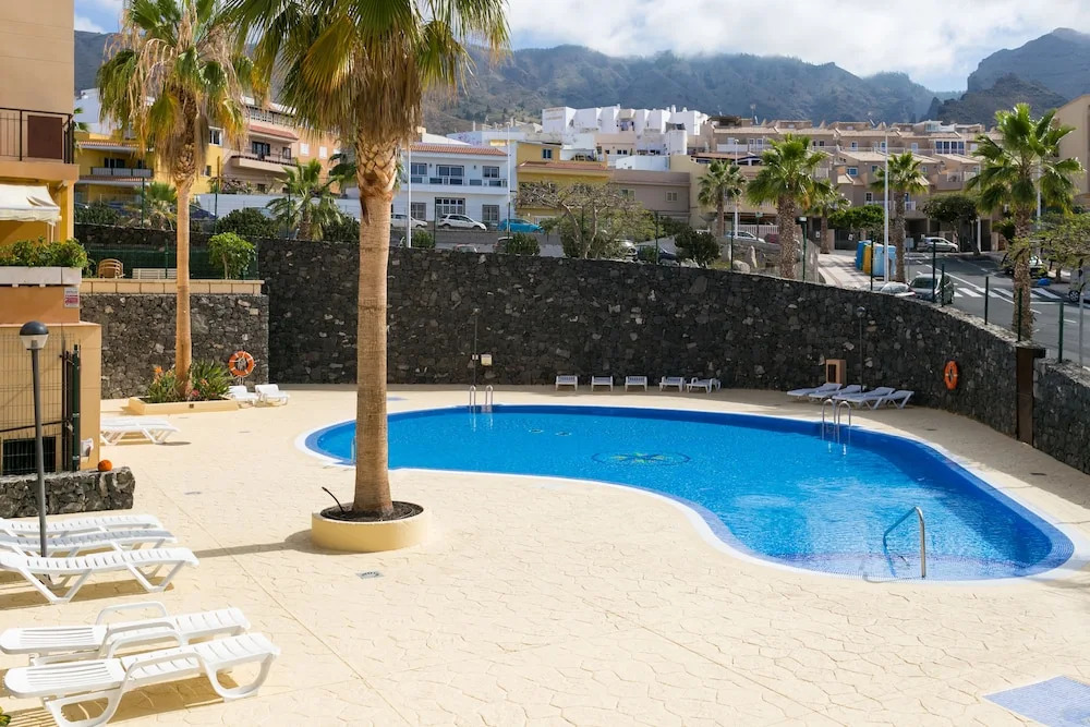 Adeje with pool, sea view and free WIFI