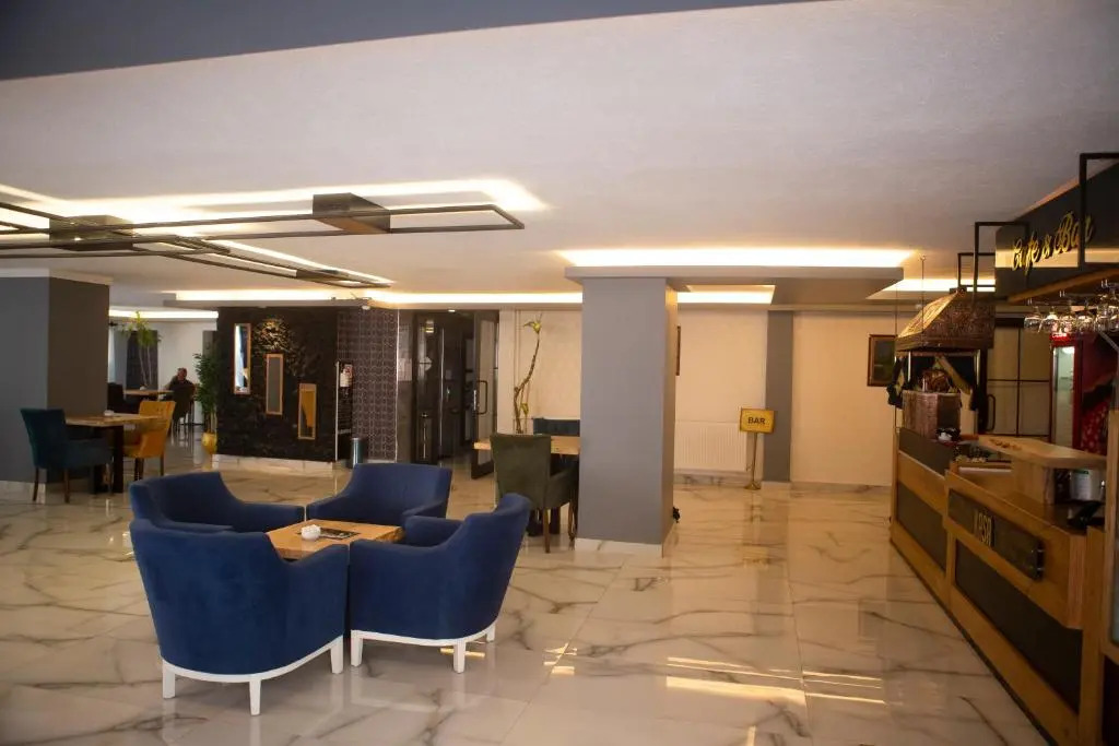 CAN GRAND HOTEL