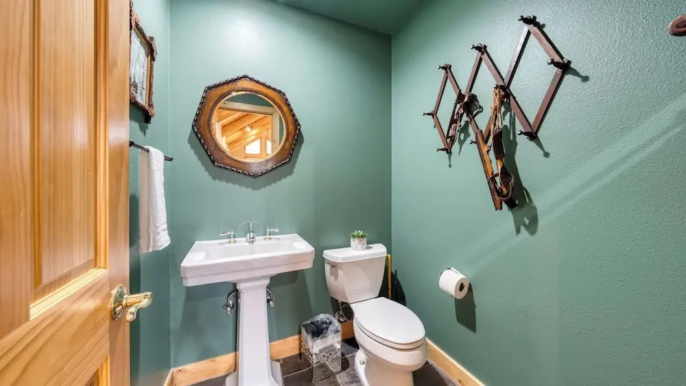 Truckee Mountain Cabin With Hot Tub + Game Room + Forest Views Gray Wolf Lodge by Avantstay