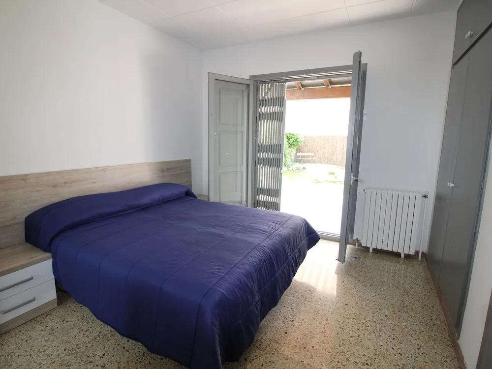 Alluring Holiday Home in Empuriabrava With Pool