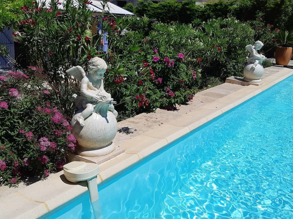 Les Chambres Manon en Provence - Piscine, Spa, Tennis