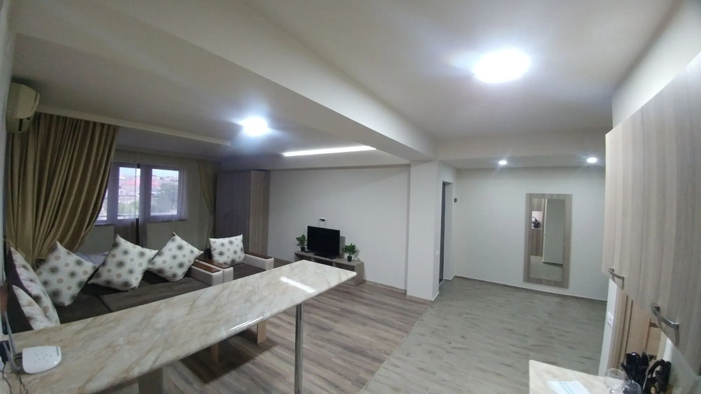 Отель Cross Apartments and Tours