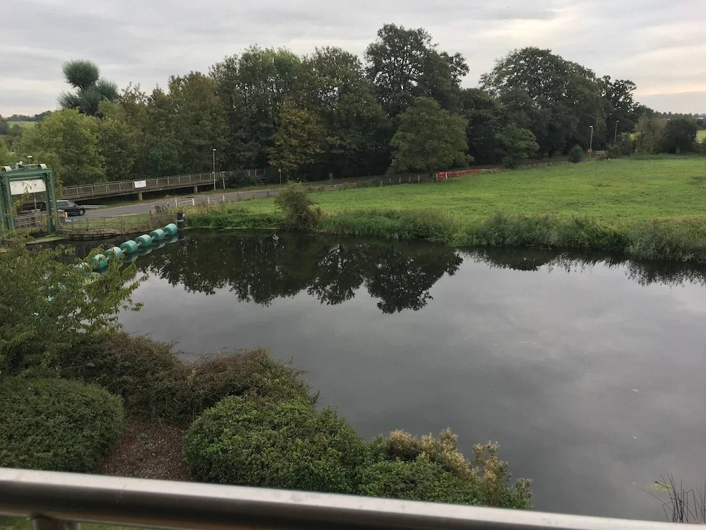 Riverside Penthouse 2BR & 2 Bath 2 Parking View Near St Neots