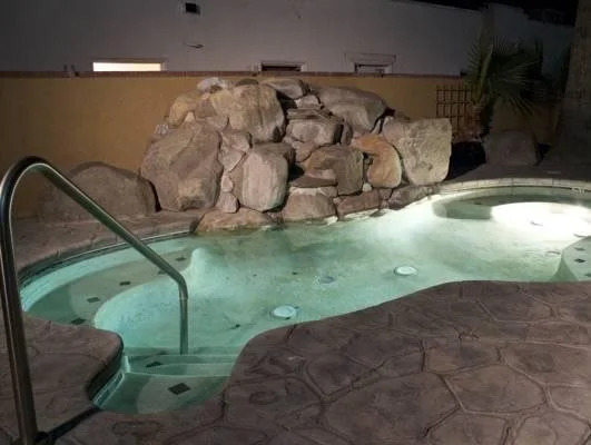 Holland Inn and Suites
