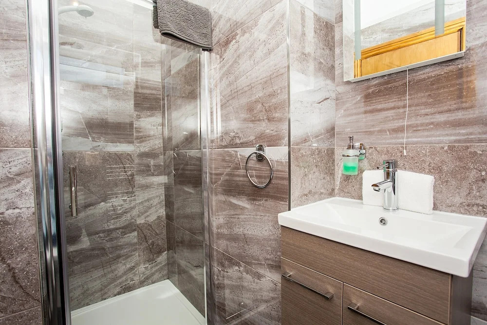 Central 3 Bedroom Townhouse Near O'Connell Street