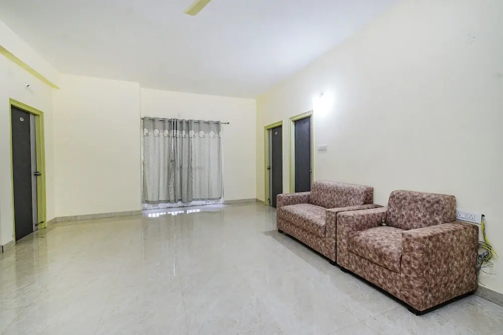 FabHotel RK Suites - Nr US Consulate, Financial District