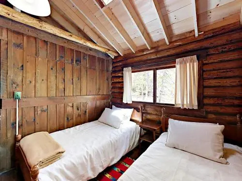 Sprucewood Cabin by RedAwning