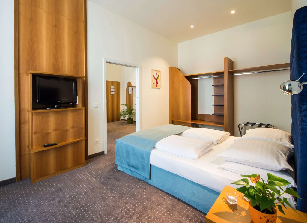 HiLight Suites Hotel