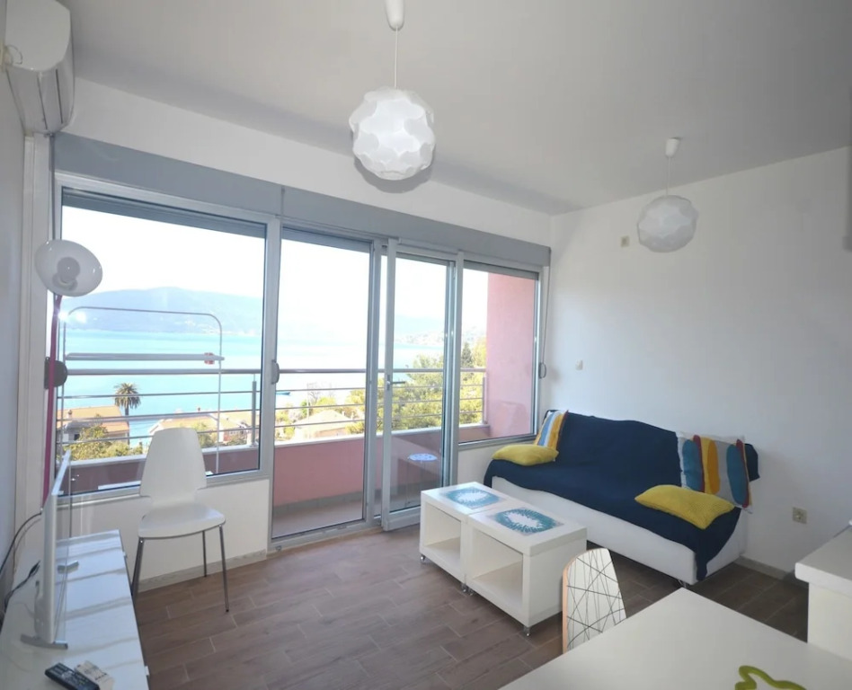 Anika Apartment