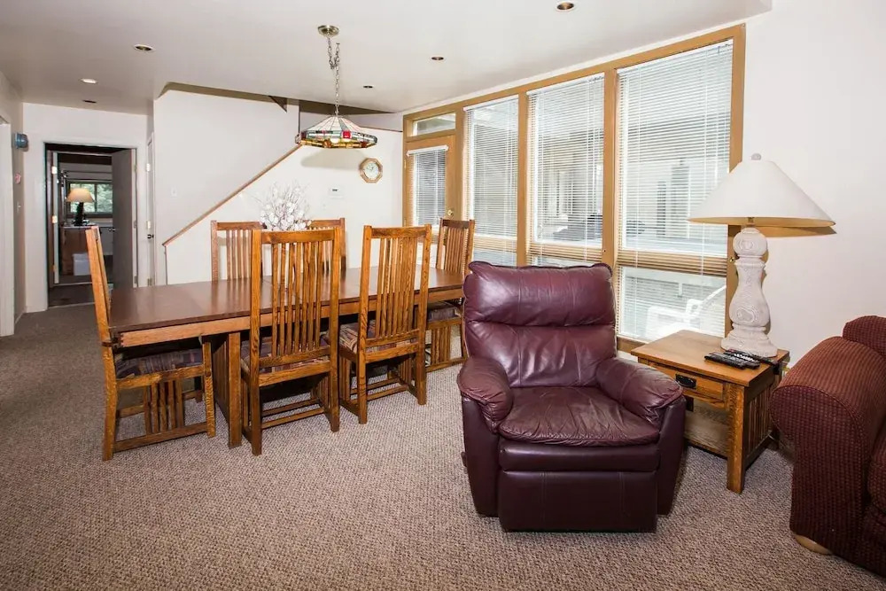 Pay Day Condominiums
