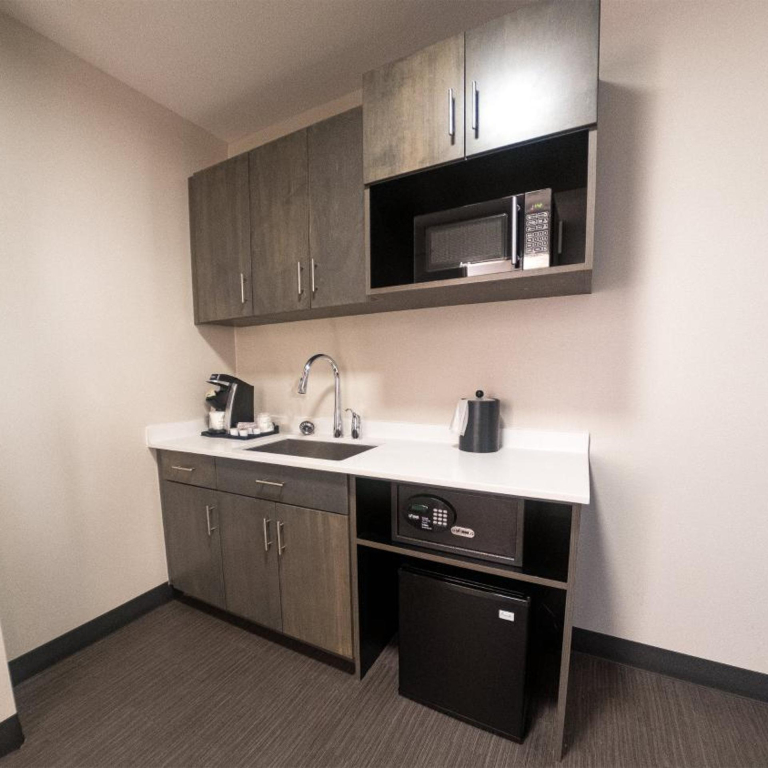 Holiday Inn & Suites Philadelphia W - Drexel Hill by IHG
