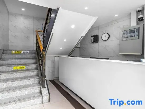Rest Hotel (Shanghai Xinhua Hospital Jiangpu Road Metro Station Branch)